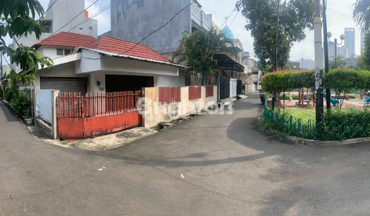 RUMAH LAMA HOEK DI TANJUNG DUREN SELATAN JAKARTA BARAT 2