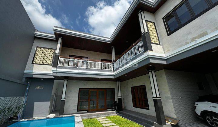 Di jual Villa 2 Lantai  Baru Gress 1