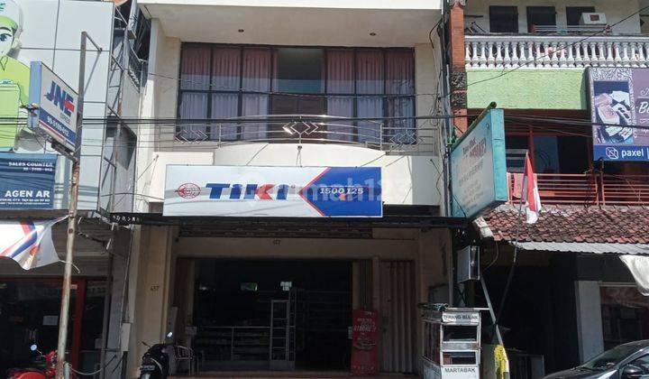 3 Floor Shophouse For Sale. Crowded Environment 2