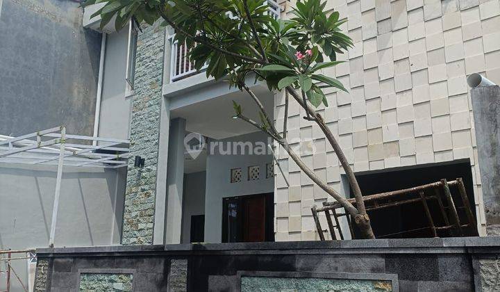 Rumah 2 Lantai di Jalan tangkuban perahu Denpasar 1