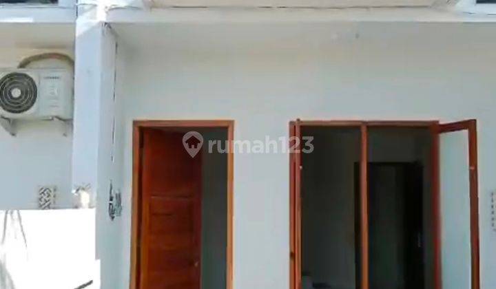 Di Kontrakkan Rumah Lantai 2pemogan 1