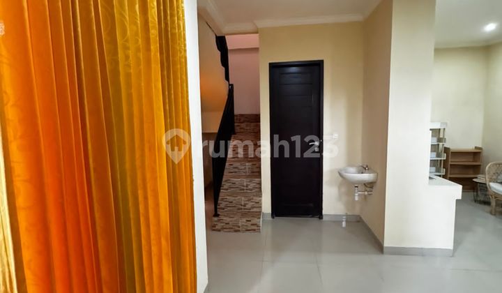 Di Jual Rumah Lantai 2 di Jalan Sari di Jl. Sari Dana 1A, Ubung Kaja, Denpasar Utara, Kota Denpasar, Bali, Indonesia, 80116, Denpasar Utara 2
