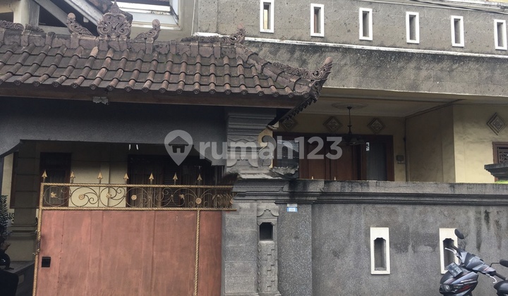 Di Sewakan Rumah Besar di Jalan Pakisaji Renon Hayamwuruk
