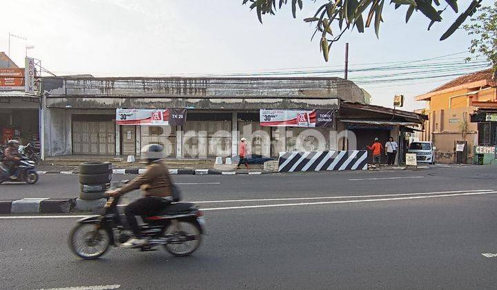 RUMAH PINGGIR JALAN STRATEGIS 1