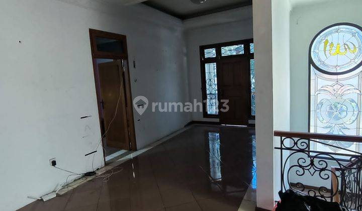 Rumah Mewah Terawat Strategis di Jalan Palasari 2