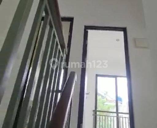 Disewakan rumah siap huni bagus full furnished di Malibu Gading Serpong . 2