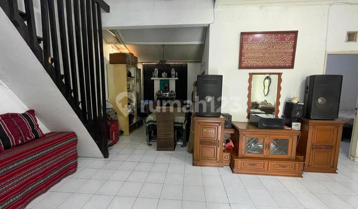 For Rent Ready-to-Occupy Neat Good House in Nusaloka BSD South Tangerang For Rent Ready-to-Occupy Neat Good House in Nusaloka BSD South Tangerang
