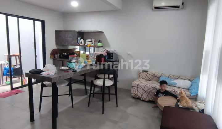 Disewakan Rumah Siap Huni Bagus,furnished Di Cozmohouse Myza Bsd 2