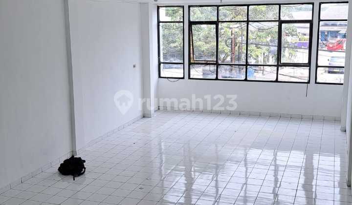 For Rent: 3-Story Shop House, Excellent Location in Balaraja, Tangerang Regency 2