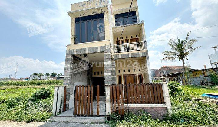 Rumah Siap Huni Minimalis 3 Lantai di Sidomakmur Baru, Dau  1