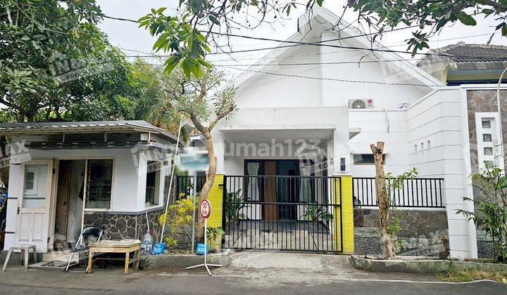 Rumah Kontrakan 2 Lantai Semi Furnished di Griya Shanta, Malang 1