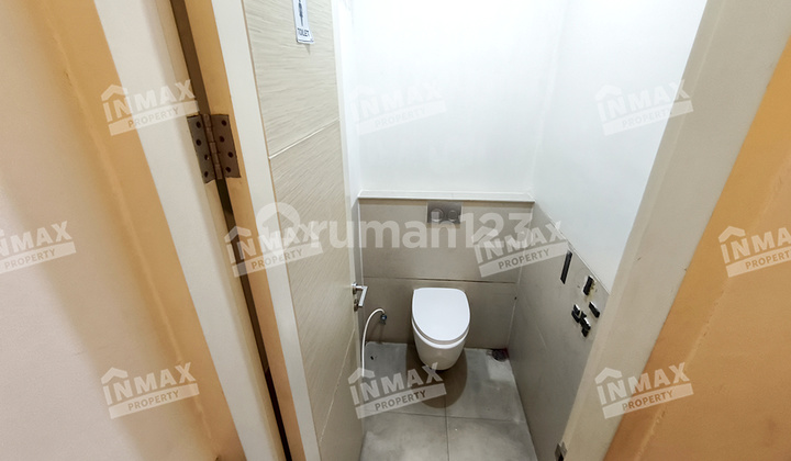 Rental House Suitable for Business with Office Space in Bromo, Malang