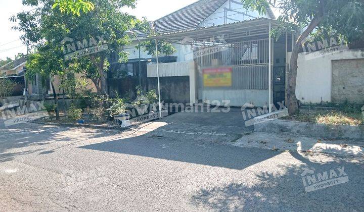 Rumah Luas 6 Kamar di Raya Aquamarin Gresik, Daerah Aman 2