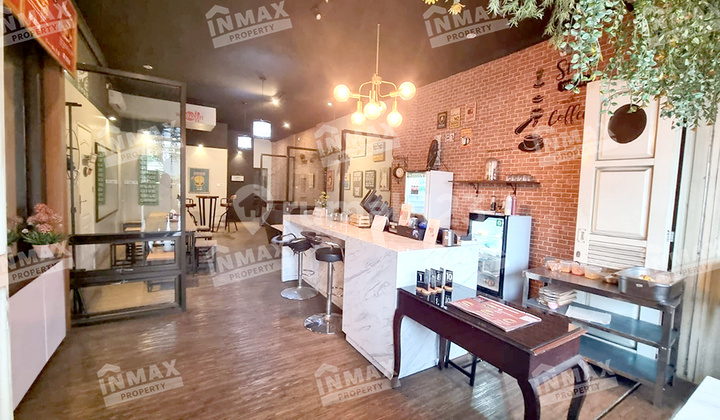 House & 4-Storey Shop House suitable for Business Semi-Furnished Well-Maintained Building House & 4-Storey Shop House suitable for Business Semi-Furnished Well-Maintained Building