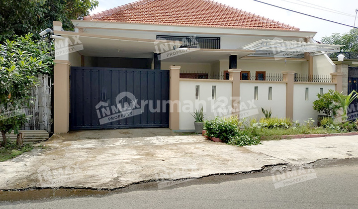 5 Lamar Street Middle House, RA Kartini City, Probolinggo, Near the Town Square