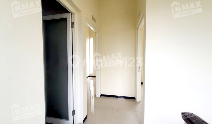 Rumah 2 Lantai Terawat Row Jalan Lebar di Daerah Tasikmadu Malang 2