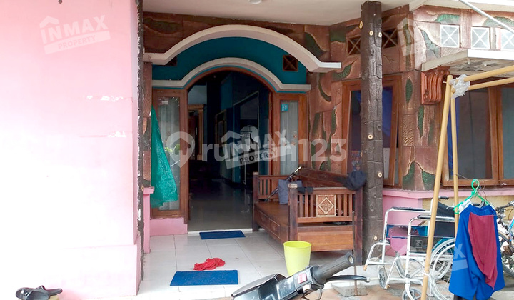 Rumah Luas 2 Lantai Ada Kolam Renang Daerah Pakisaji Malang 2