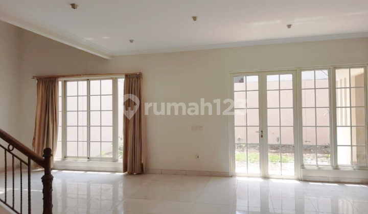 Disewakan Rumah Cantik di The Green Bsd, Tangerang Selatan 2