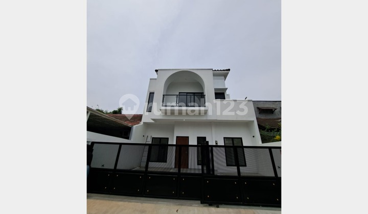 Rumah Baru 2 Lantai di Kencana Loka Bsd, Tangerang Selatan