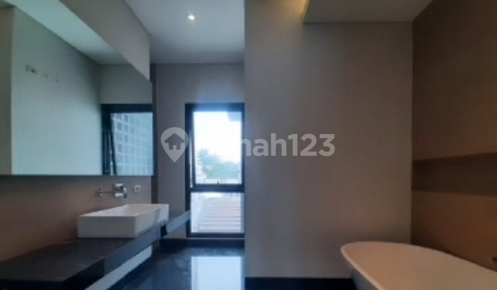 Rumah Baru Hoek The Icon Bsd, Tangerang Selatan 2