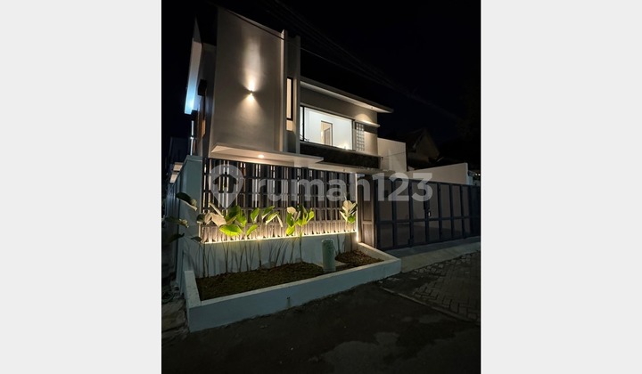 Rumah Minimalis dengan Desain Modern di Kencana Loka Bsd