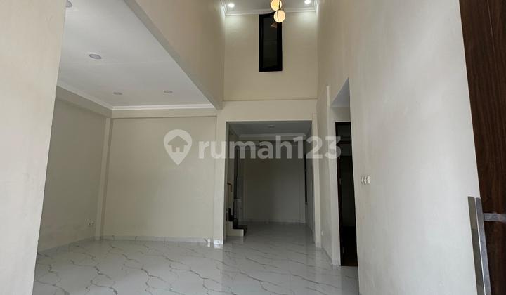 New House in Front of the Park at Nusaloka BSD, South Tangerang New House in Front of the Park at Nusaloka BSD, South Tangerang