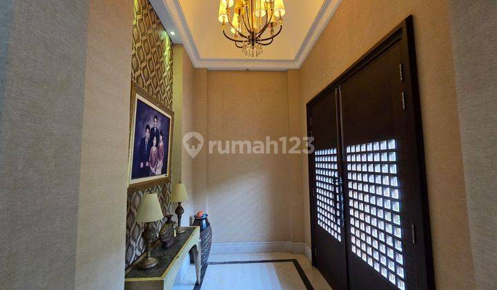 Rumah Mewah Siap Huni Lokasi Strategis Ada Kolam Renang Dan Lift Di Cluster Crown Gading Serpong Tangerang 2