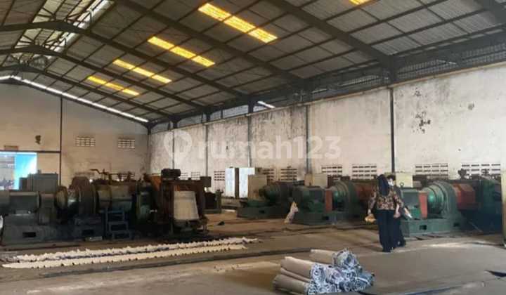 Super Cheap For Sale, Former Shoe Factory, Strategic Location, Ready to Occupy, Flood-Free, 40ft Container Access in Gelam Jaya, Pasar Kemis, Tangerang
