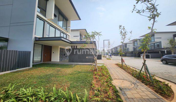 Rumah Mewah Hook/Hoek Siap Huni Murah Lokasi Strategis Di Cluster Lyndon Navapark Bsd City 1