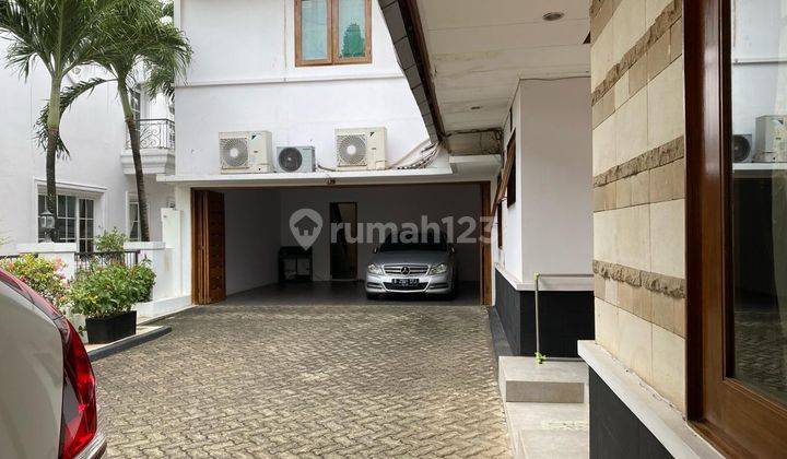 Rumah Mewah Semi Furnish Ada Kolam Renang Dan Halaman Sangat Luas Di Pondok Labu Jakarta Selatan 2