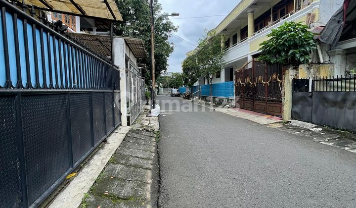 For Quick Sale: Boarding House Needs Renovation in Cempaka Putih, Central Jakarta 2
