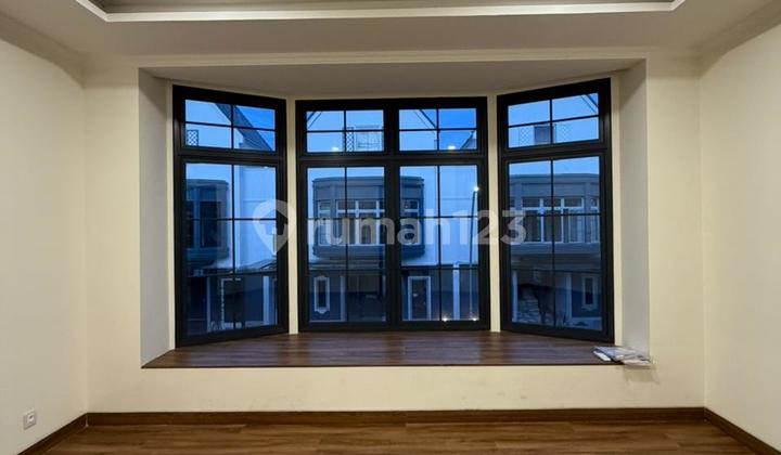 Dijual Rumah Cantik Siap Huni di Summarecon Cluster Louise