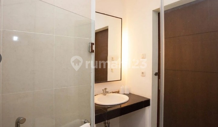 Cheap Sale, Hotel Still Operating, Very Well-Maintained, Strategic Location, Ready to Occupy in Puncak, Bogor, West Java. 2