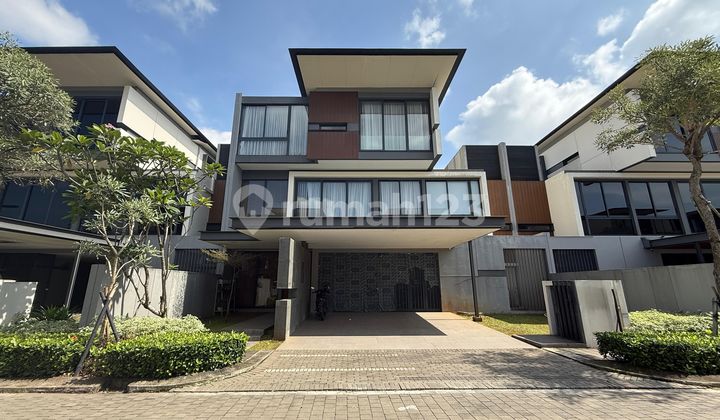 Rumah Mewah Siap Huni Semi Furnish Ada Kolam Renang dan Lift di Cluster Lyndon Navapark BSD City