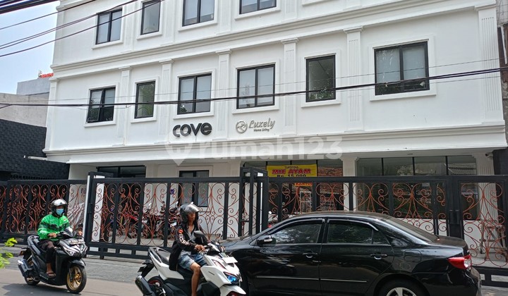 Fast Sale: East-Facing House in Mangga Besar 2