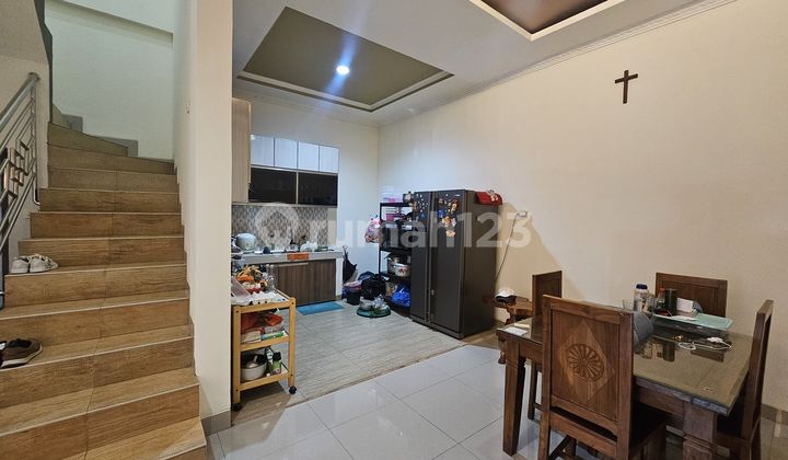 For Rent Quickly Sector 6, 2-Story House, Neat