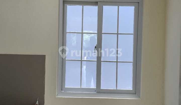 Di Jual Rumah di Villa Melati Mas 2 Lantai SHM 2