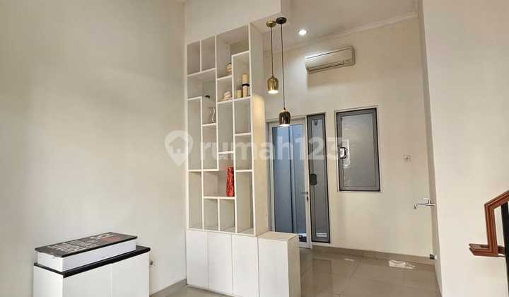 Rumah Split Level Semi Furnish Samara Village 2