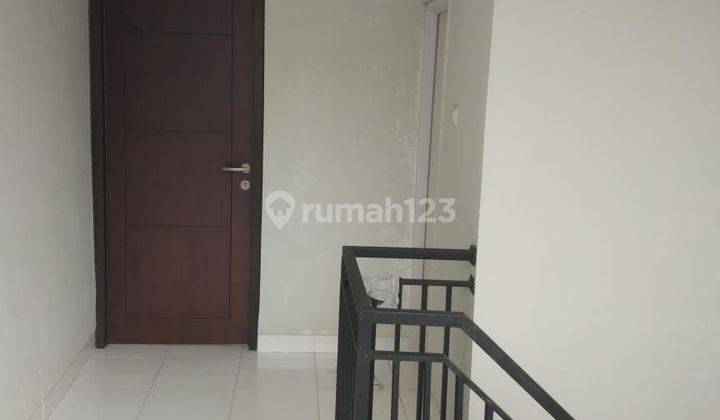 Rumah Villa Melati Mas Open Space Backyard Luas 14