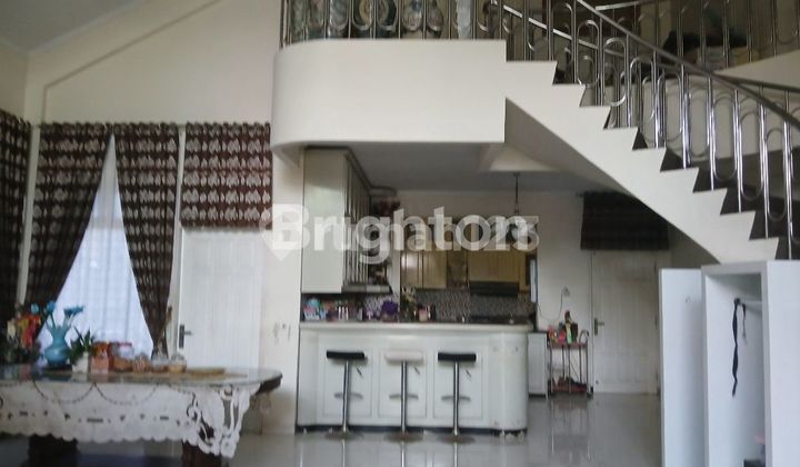 RUMAH MEWAH JALAN PUPUK RAYA DI SEWAKAN 2