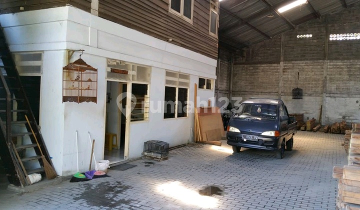 Rumah Usaha Gudang Ex Kayu Surabaya