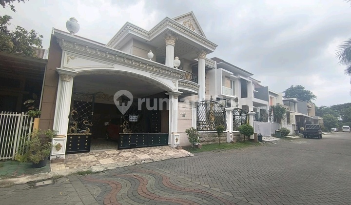 Rumah Classic Mewah di Surabaya Kota