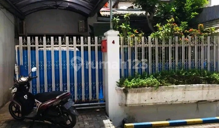 Darmo Permai North House