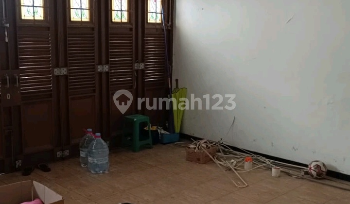 Rumah Classic Mewah di Surabaya Kota 2