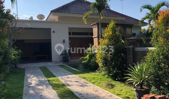 Luxury Villa Ngawi Fully Furnished Tourist Area