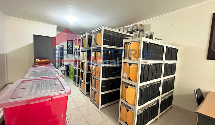 2-Storey Shop House on Sawojajar Axis - Bustling Location, Ready to Use! 2