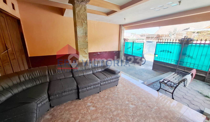  Rumah Modern 2 Lantai di Kawasan Wisata dan Kuliner Kota Batu 2