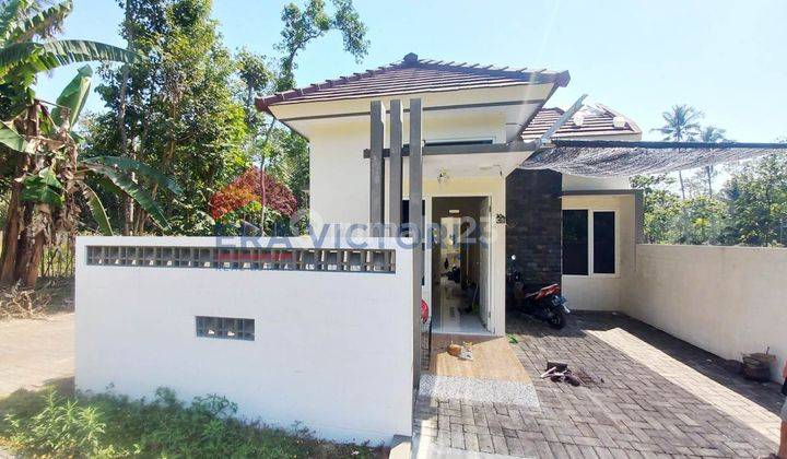 Dijual Rumah Bangunan Bagus Suasana Nyaman, Tenang Dekat Candi Kidal 1