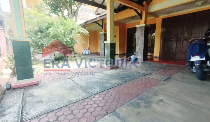 House in a Strategic Location Near ASIA Campus, Culinary & Public Facilities 2