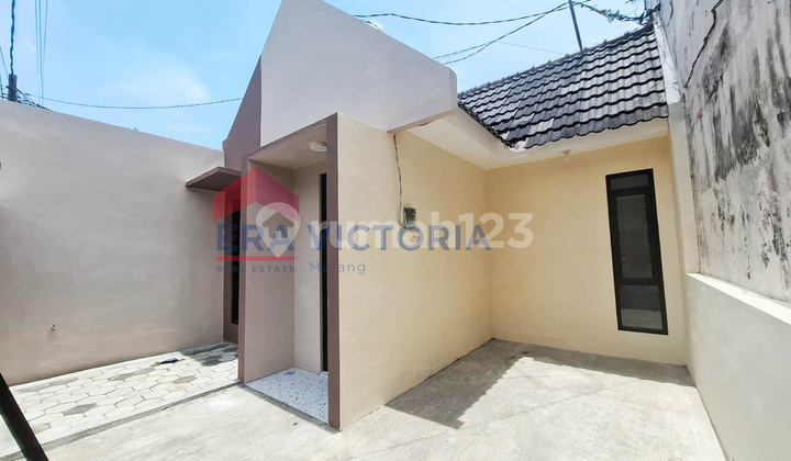Affordable House Near Malang City Close to Campus, Market, and Shopping Center 2